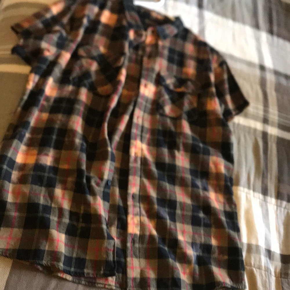 Short sleeve shirt